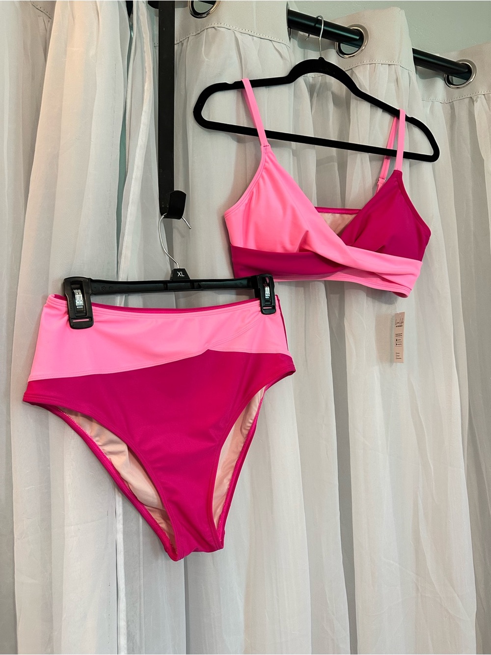 Cupshe Two-Tone Pink High-Waist Bikini Set with Full Bottom Coverage - Picture 2 of 7